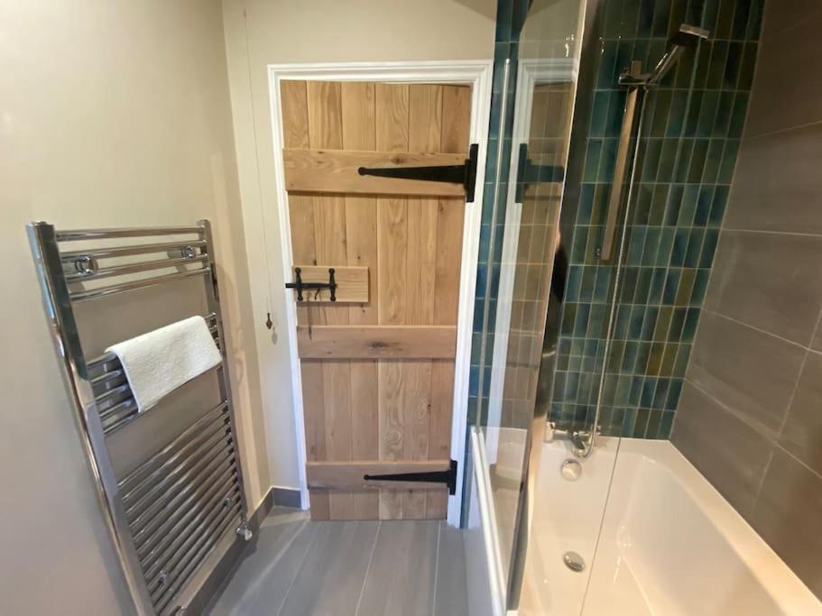 Malt House With River Severn View Balcony Holiday home Upton upon Severn